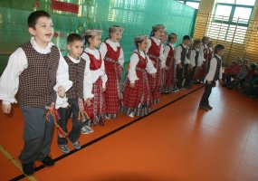 Vytenio bataliono karai lankėsi Seinų lietuvių „Žiburio“ mokykloje - 3