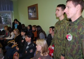 Kariai dalinosi Kalėdų šiluma kūdikių namuose  - 5