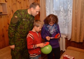 Logistikos valdybos kariai lankėsi vaikų globos namuose  - 4