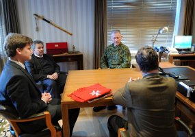 Maltos ordino ambasadorius padėkojo Lietuvos kariuomenei už pagalbą remiant sunkiau gyvenančius... - 2