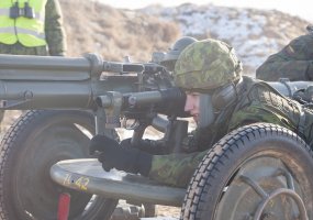 Kariai savanoriai - beatošliaužio pabūklo PV 1110 operatoriaus kurse  - 1