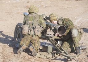 Kariai savanoriai - beatošliaužio pabūklo PV 1110 operatoriaus kurse  - 3