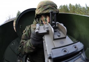 Kariai treniravosi sunkiųjų kulkosvaidžių šaudymo pratybose - 2