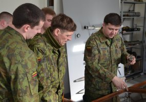 Vadų pratybose - akistata su sprogmenimis - 5
