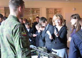 Brigados „Geležinis Vilkas“ kariai  narystės NATO 10-metį minėjo kartu su visuomene  - 1