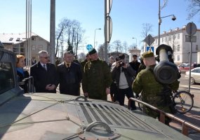 Brigados „Geležinis Vilkas“ kariai  narystės NATO 10-metį minėjo kartu su visuomene  - 6