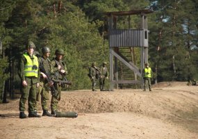 Kariai savanoriai dalyvauja granatsvaidininko kurse  - 3