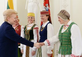 LR Prezidentė susitiko su Birutiečių draugijos atstovėmis - 2
