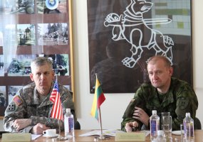 Rukloje lankėsi JAV Sausumos pajėgų Europoje vadas, susitiko su Lietuvoje dislokuotais JAV kariais - 3