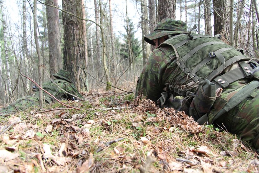 Lauko taktinėse pratybose – žvalgai pasitikrino savo gebėjimus  