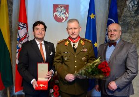 Lietuvos kariuomenės vadui įteiktas Maltos ordino Didysis Karininko Kryžius - 3