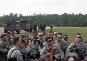 Pratybose „Juodoji strėlė 2014“ lankėsi JAV Sausumos pajėgų sekretorius  - 2