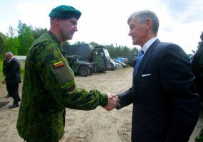 Pratybose „Juodoji strėlė 2014“ lankėsi JAV Sausumos pajėgų sekretorius  - 3