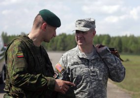 Pratybose „Juodoji strėlė 2014“ lankėsi JAV Sausumos pajėgų sekretorius  - 6