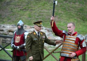 Galingi senovinio kalavijo smūgiai į pergalę Riterių turnyre atvedė 27-rių lietuvį - 6