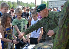 Juozo Lukšos mokymo centro kariai pagerbė Lietuvos partizanus ir pristatė kariuomenę visuomenei - 1