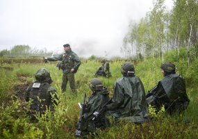 Lietuvos kariuomenėje parengti vertintojai dalijasi patirtimi su pratybų „Kardo kirtis 2014 - 2