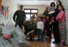Danijos kariai aplankė Ruklos pabėgėlių priėmimo centro gyventojus - 1