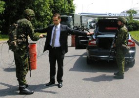 Kariai treniravosi užtikrinti valstybinės reikšmės objekto apsaugą - 5