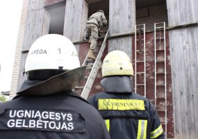Dragūnai ir JAV oro desantininkai treniravosi kovoti mieste - 3