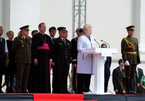 Major General Jonas Vytautas Žukas inaugurated as the new Chief of Defence in the Cathedral... - 1