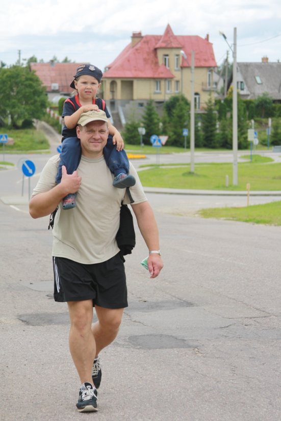 Savanoriai kūrėjai kviečia žygiuoti partizano Žalio Velnio takais