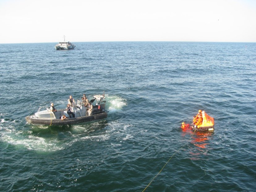 Lithuania's military personnel attend water survival exercise 