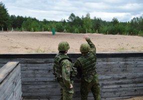 Kęstučio bataliono minosvaidininkai vykdė kovinio šaudymo pratybas iš 120 mm minosvaidžio... - 1