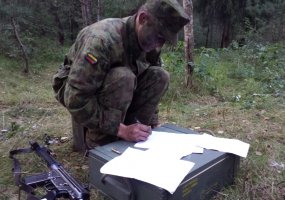 Kariai savanoriai Pėstininkų skyriaus vado - vyr. šaulio kurso metu demonstravo ryžtą ir stiprią... - 5