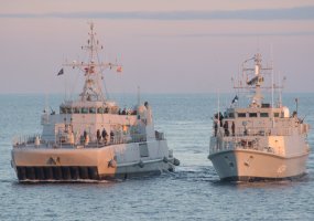Lietuvos karininko vadovaujamo NATO junginio ir Lietuvos kariniai laivai dalyvauja tarptautinėse... - 1