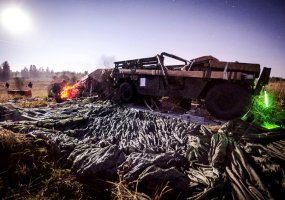 Lietuvoje vykusiose „Kardų susikirtimas 2014” pratybose kariai treniravosi pulti naktį - 1