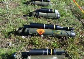 Parengti 84 mm Carl-Gustaf universalios paskirties M2/M3 granatsvaidžio granatsvaidininkai  - 1