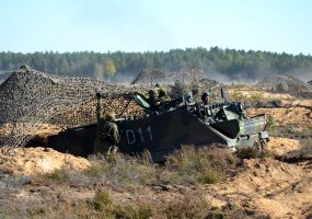 Griaudint artilerijos pabūklams ir minosvaidžiams baigėsi tarptautinės pratybos „Ugninis... - 1