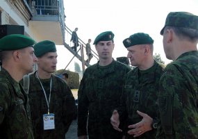Sausumos pajėgų vadas gen. mjr. Almantas Leika lankėsi „Rapid Trident 2014“ pratybose - 1