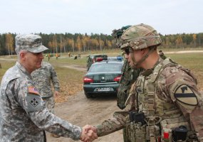 JAV Sausumos pajėgų Europoje vadas aplankė Lietuvos ir JAV karius - 1
