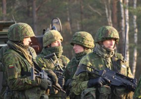 Lietuvos ir JAV kariai įgūdžius lavino jungtinėse kovinio šaudymo pratybose - 2