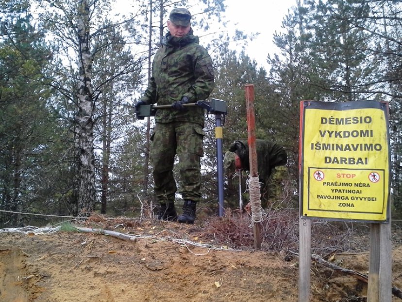 Kariuomenės išminuotojai statybininkams yra išsigelbėjimas