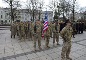 Lietuvos kariuomenės dienos renginius vainikavo iškilminga karių rikiuotė - 3