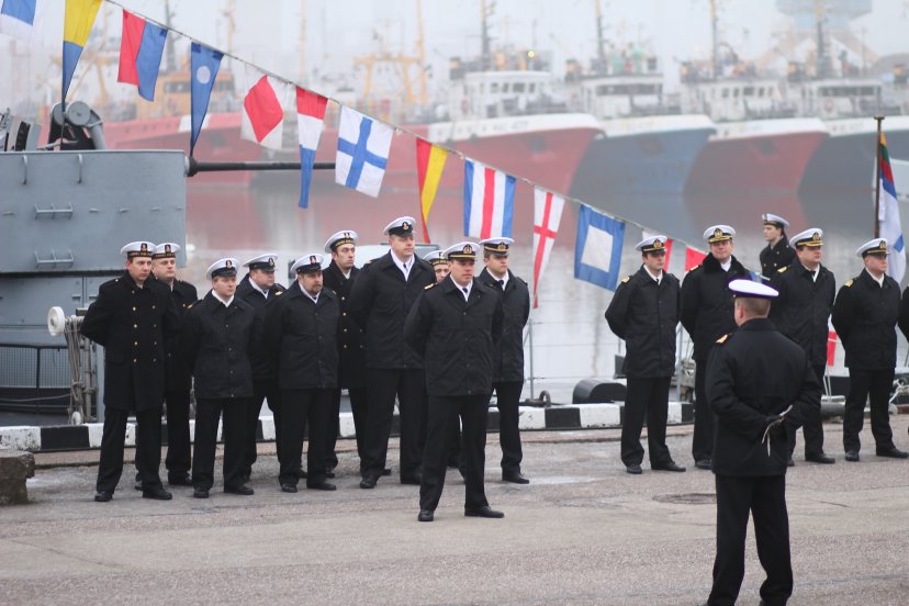 Karo laivų flotilėje vyko patrulinio laivo P32 „Sėlis“ vadų pasikeitimo ceremonija