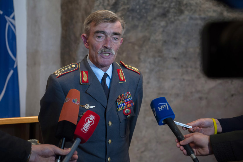 Commander Allied Joint Force Command Brunssum conducted a visit in Vilnius 