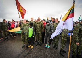 Aviacijos bazėje Šiauliuose – bėgimas orlaivių kilimo-tūpimo taku „Runway Run 2015“ - 3