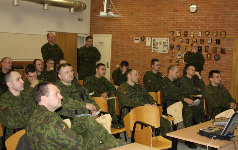 Brigados „Geležinis Vilkas“ kariai treniravosi valdyti karines operacijas