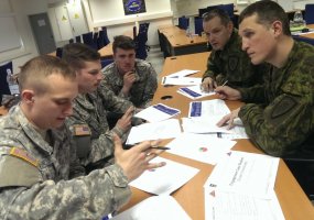 Lietuvos nekinetinių operacijų kariai tarptautinėse pratybose „Kardų susikirtimas 2015“ - 1
