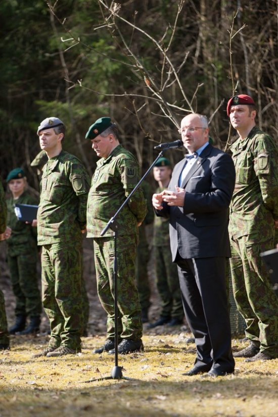 Lietuvos kariuomenės Specialiųjų operacijų pajėgoms vadovaus plk.  Modestas Petrauskas