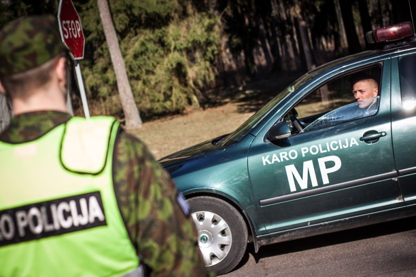 Konfliktas tarp dviejų Bazinių karinių mokymų dalyvių