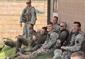 Dviejų šalių kariai kartu treniruojasi  „valyti“ pastatus - 1