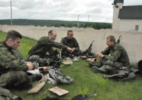 Dviejų šalių kariai kartu treniruojasi  „valyti“ pastatus - 4