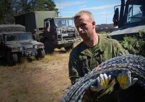 Karaliaus Mindaugo husarų batalione tarnaujantis skyriaus vadas ragina šauktinius nusiteikti... - 1