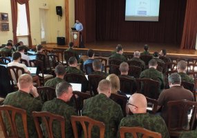 Nekinetinių operacijų kuopa pradeda paskaitų ciklą apie informacinę aplinką  - 4