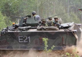 Pažintis su pratybų „Saber Strike - 4